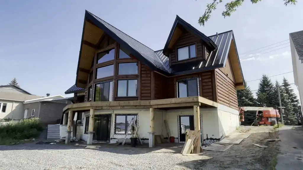 Chantier NDE, maison en billots